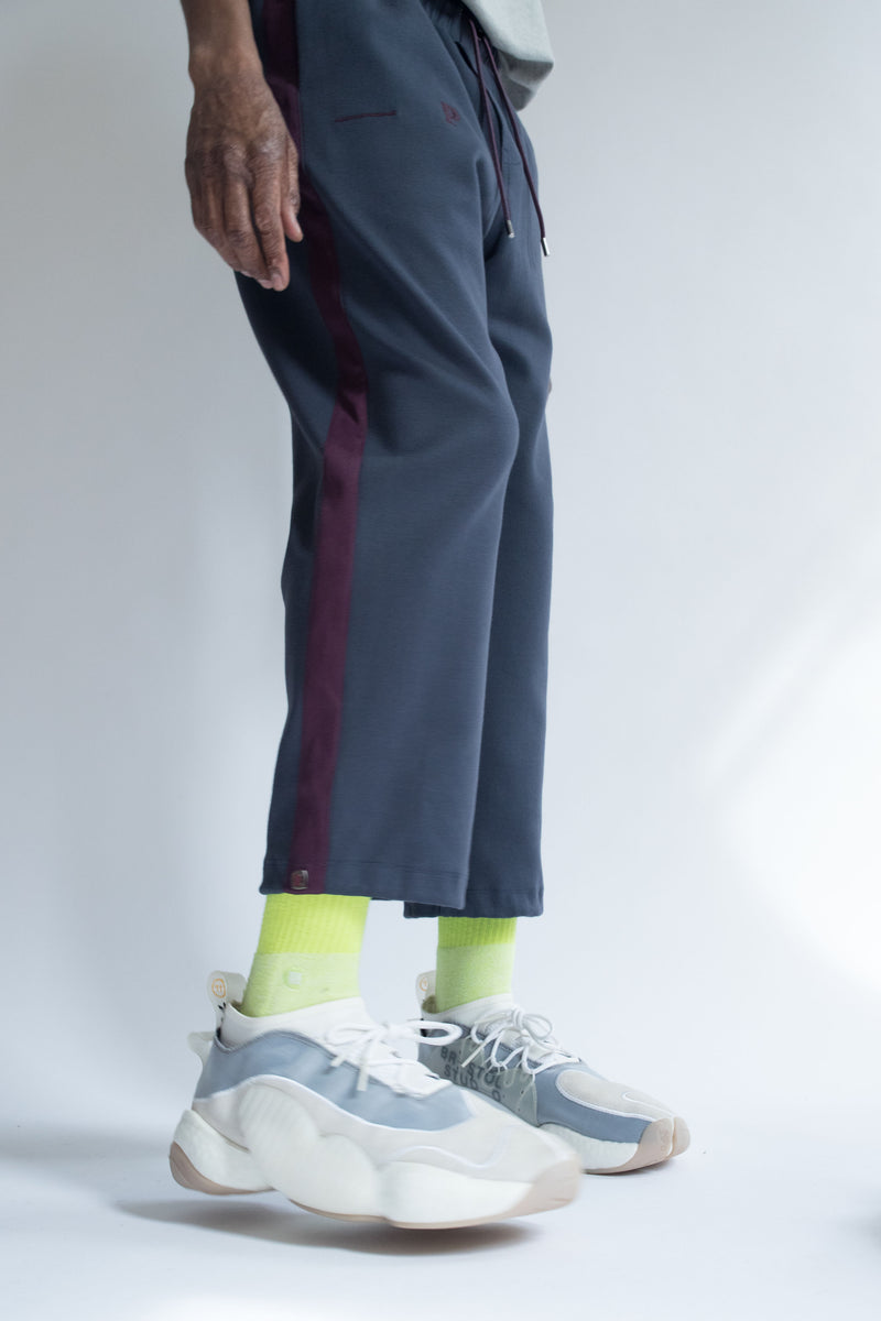 Grosgrain Bungee Pant in Navy with Wine Details